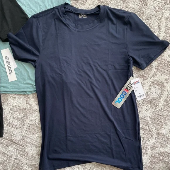 32 Degrees Black and Blue Short Sleeve Tees - Picture 4 of 4